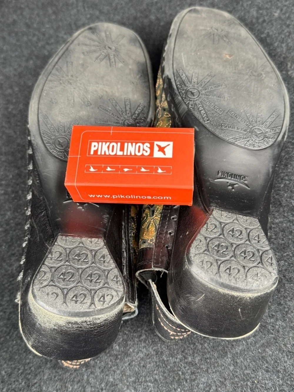 PIKOLINOS Black & Gold Floral Spanish Leather Sandals, Sz 42